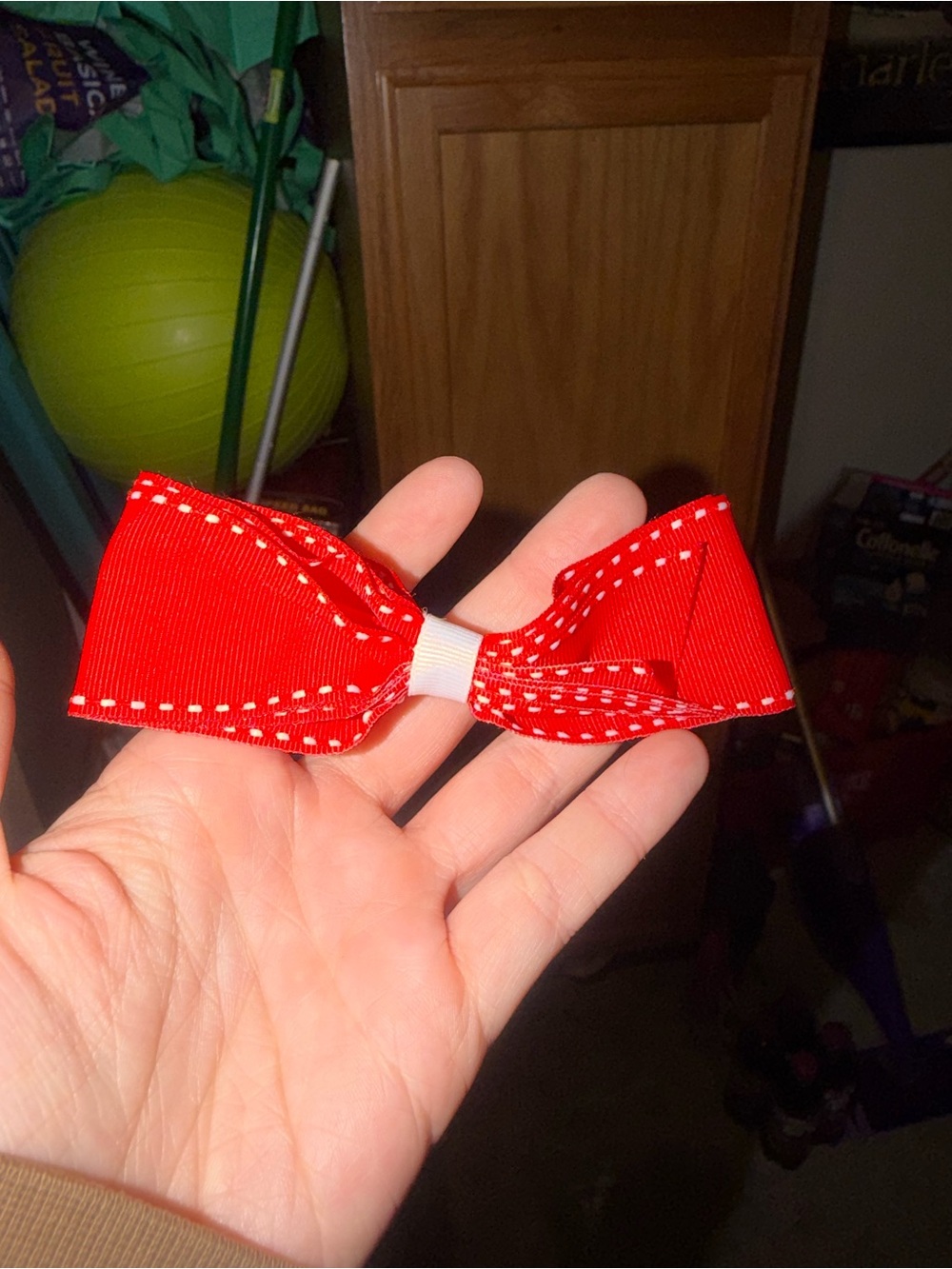 Red and white bow hair clip
